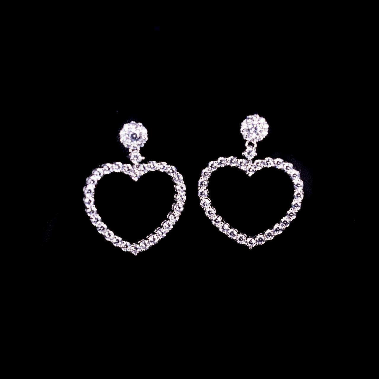 Omnia Raeda Heart Silver Drop Earrings In 925 Silver High Quality Lab Crafted Stones - OMNIASTORES UAE