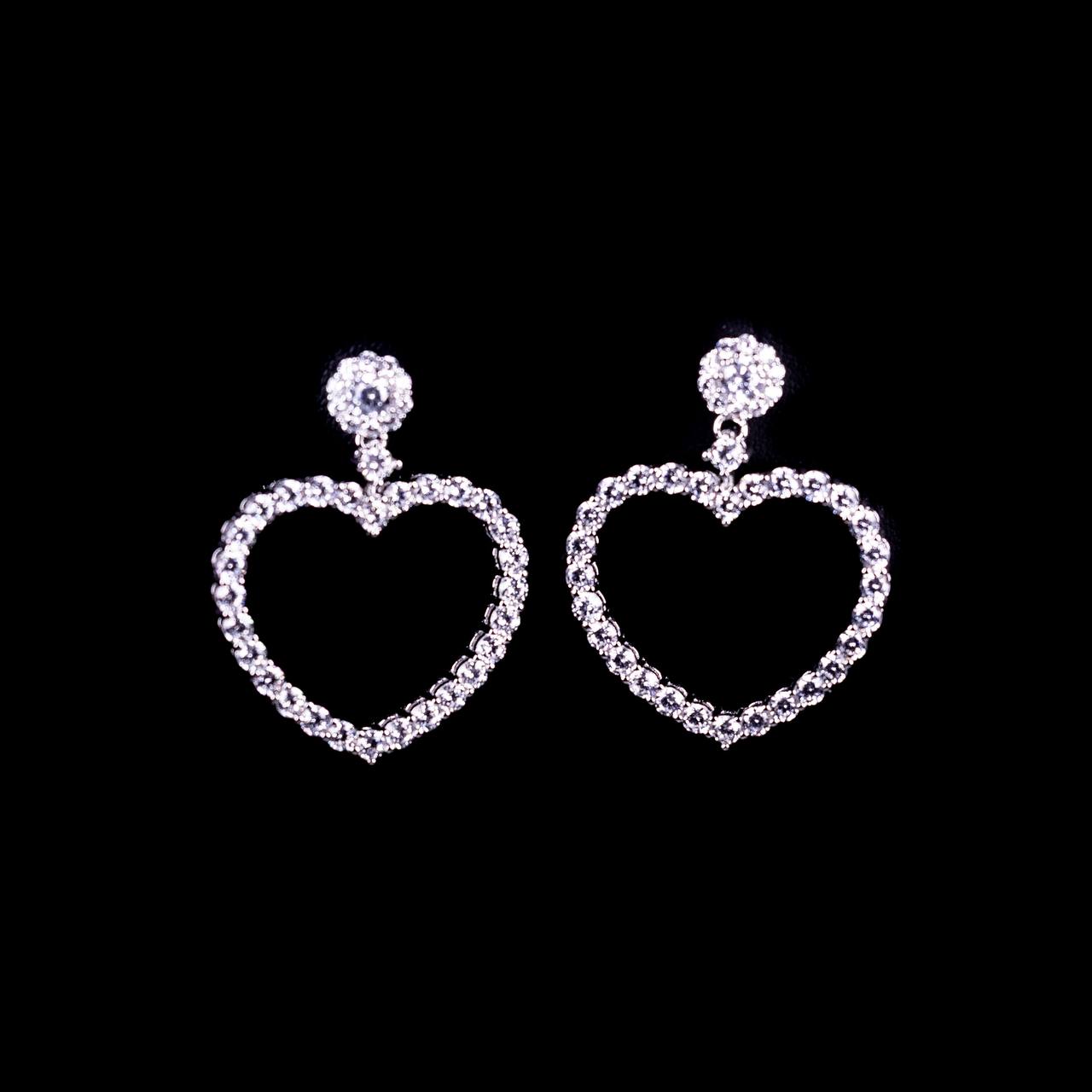 Omnia Raeda Heart Silver Drop Earrings In 925 Silver High Quality Lab Crafted Stones - OMNIASTORES UAE