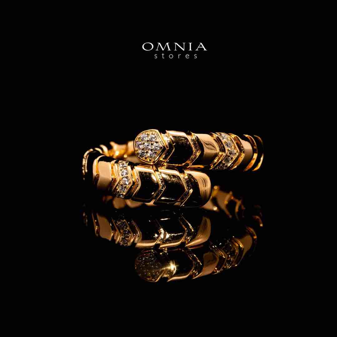 Omnia Shiza Golden Ring with Chevron Design in 925 Silver and High-Quality Simulated Diamonds - OMNIASTORES UAE