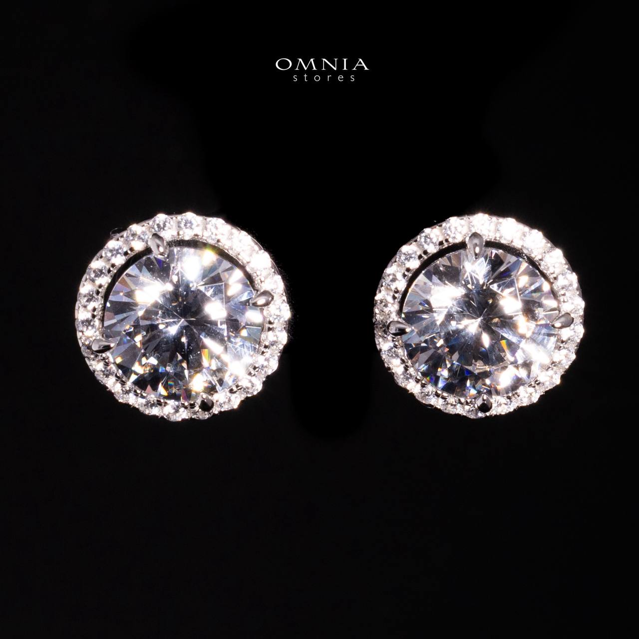 Omnia Reya White Round Stud Earrings In 925 Silver With High Quality Lab Crafted Stones
