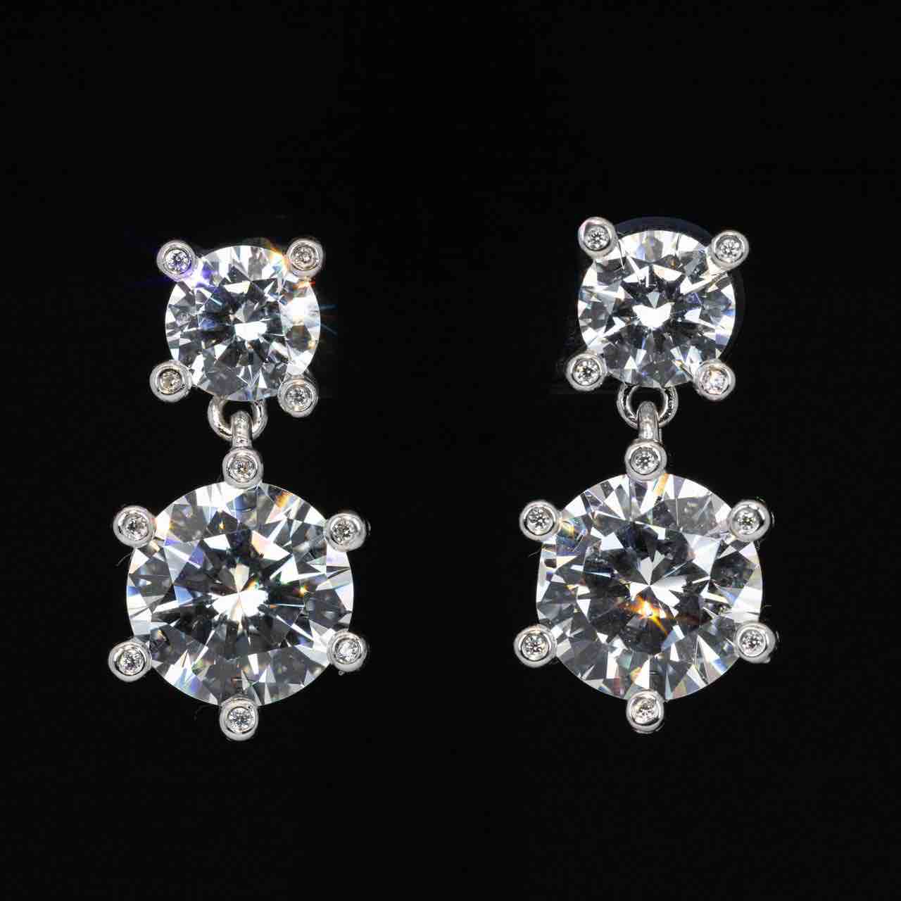 Omnia Asel White Round Earrings With High Quality Certified Lab Crafted Stones In 925 Silver - OMNIASTORES KSA