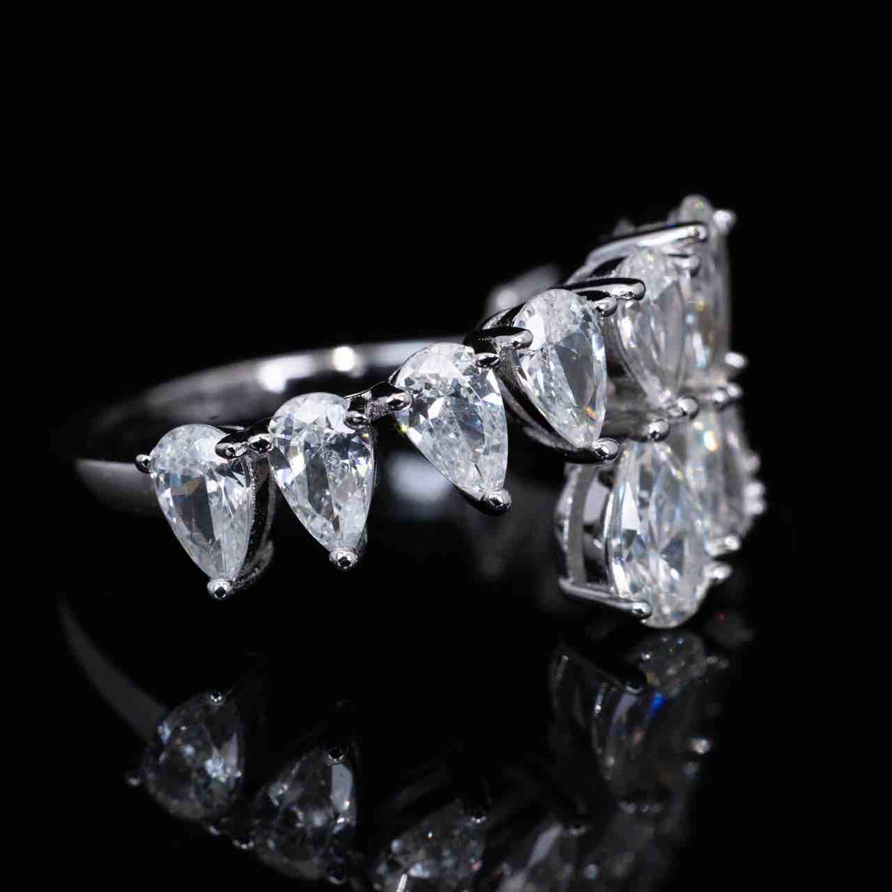 Omnia Hawa White Ring With High Quality Simulated Diamonds In 925 Silver - OMNIASTORES KSA