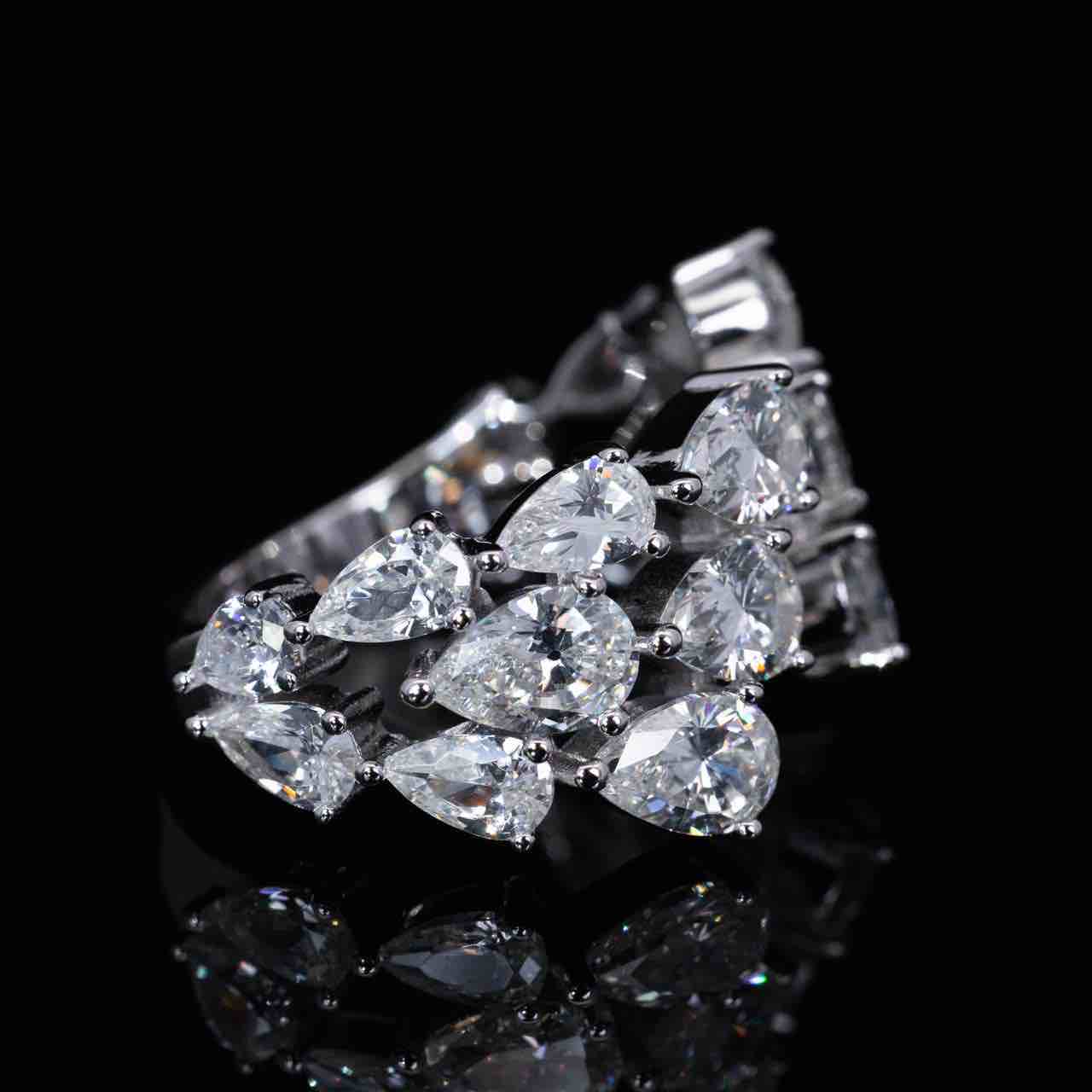 Omnia Nylah White Ring With High Quality Simulated Diamonds In 925 Silver - OMNIASTORES KSA