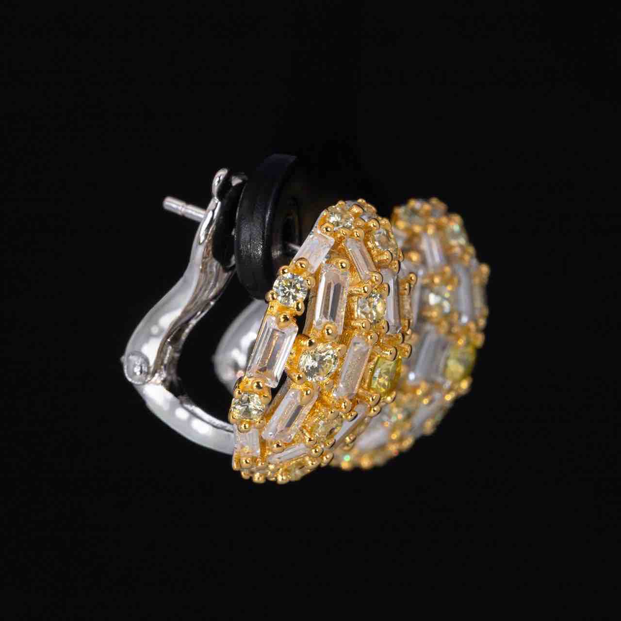 Omnia Lahna White and Yellow Clip Earrings With High Quality Simulated Diamonds In 925 Silver - OMNIASTORES KSA