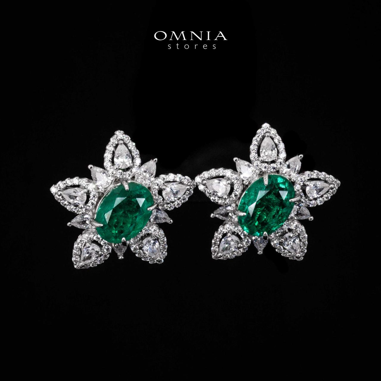 Omnia Alisa White and Green Star Earrings With High Quality Simulated Diamonds In 925 Silver