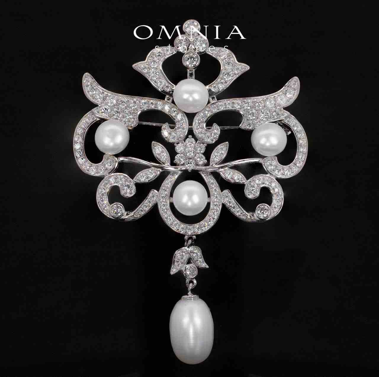 Haylee White Fresh Real Water Pearl Brooch With High Quality Simulated Diamonds in 925 Silver