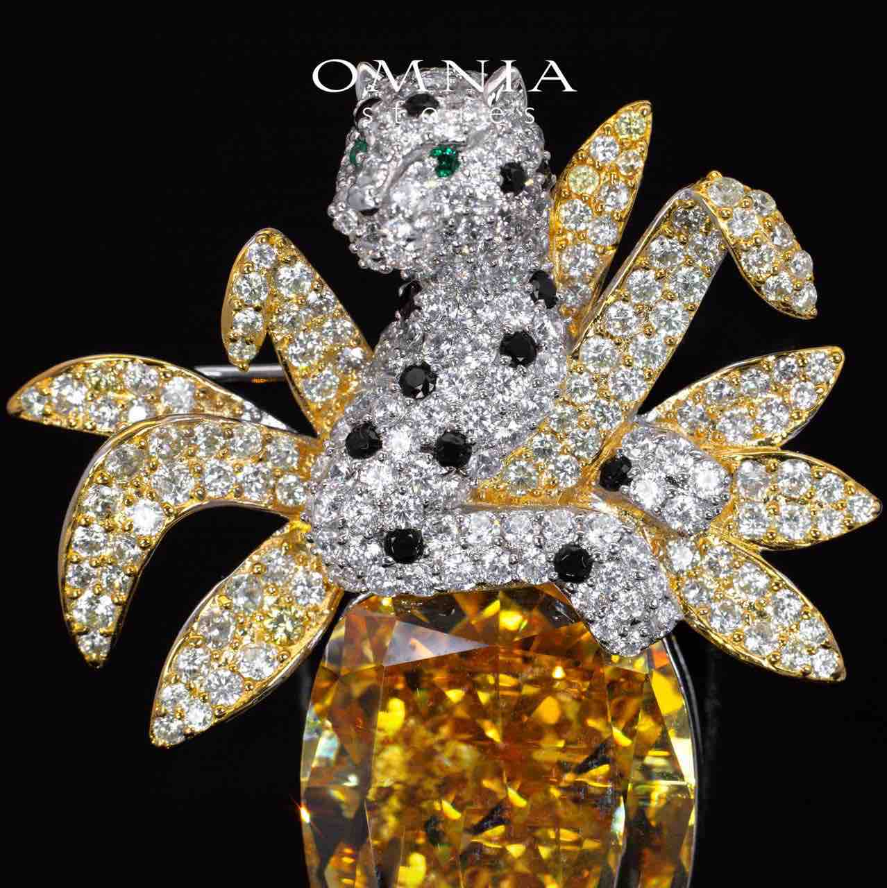 Kaylie Yellow Panther Brooch With High Quality Simulated Diamonds in 925 Silver