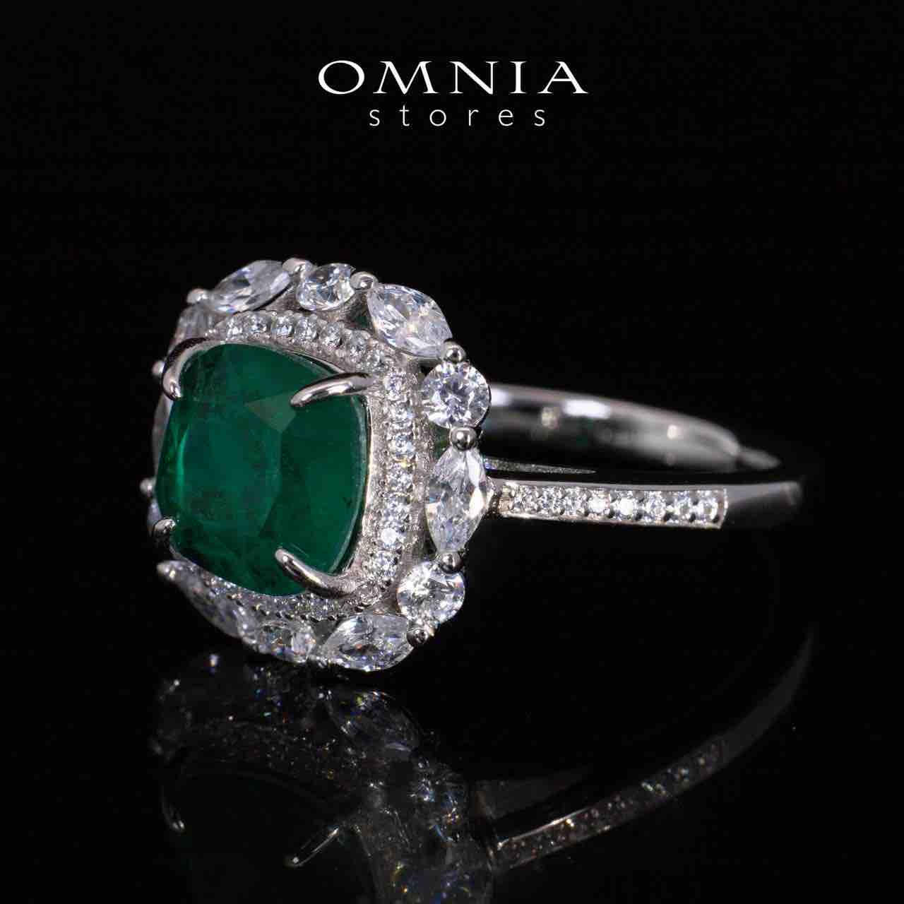 Teresa Green and White Ring With High Quality Simulated Diamonds in 925 Silver - OMNIASTORES KSA