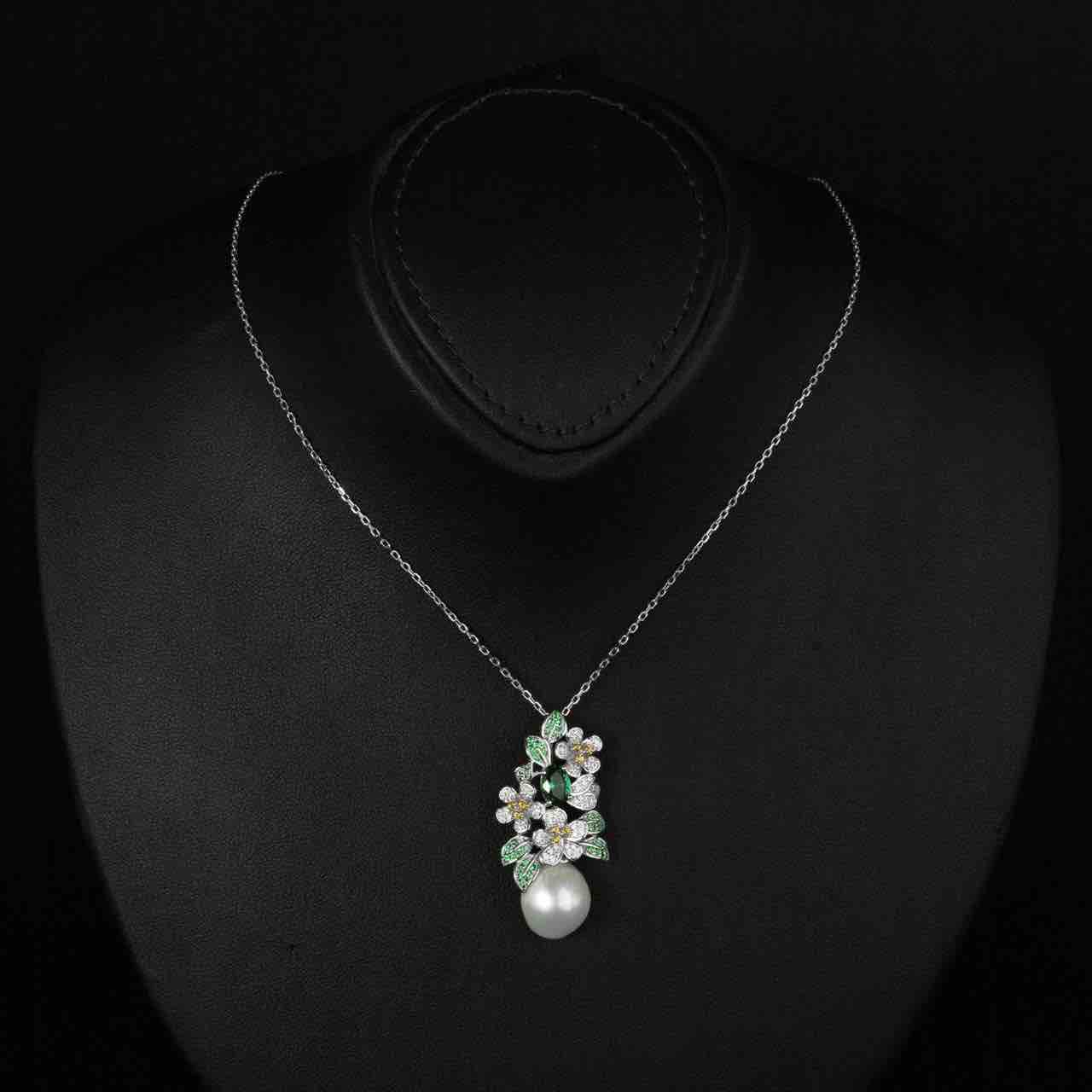 Ivanna Flower Design Fresh Real Pearl Necklace, Earrings and Ring Set in 925 Silver With High Quality Simulated Diamonds