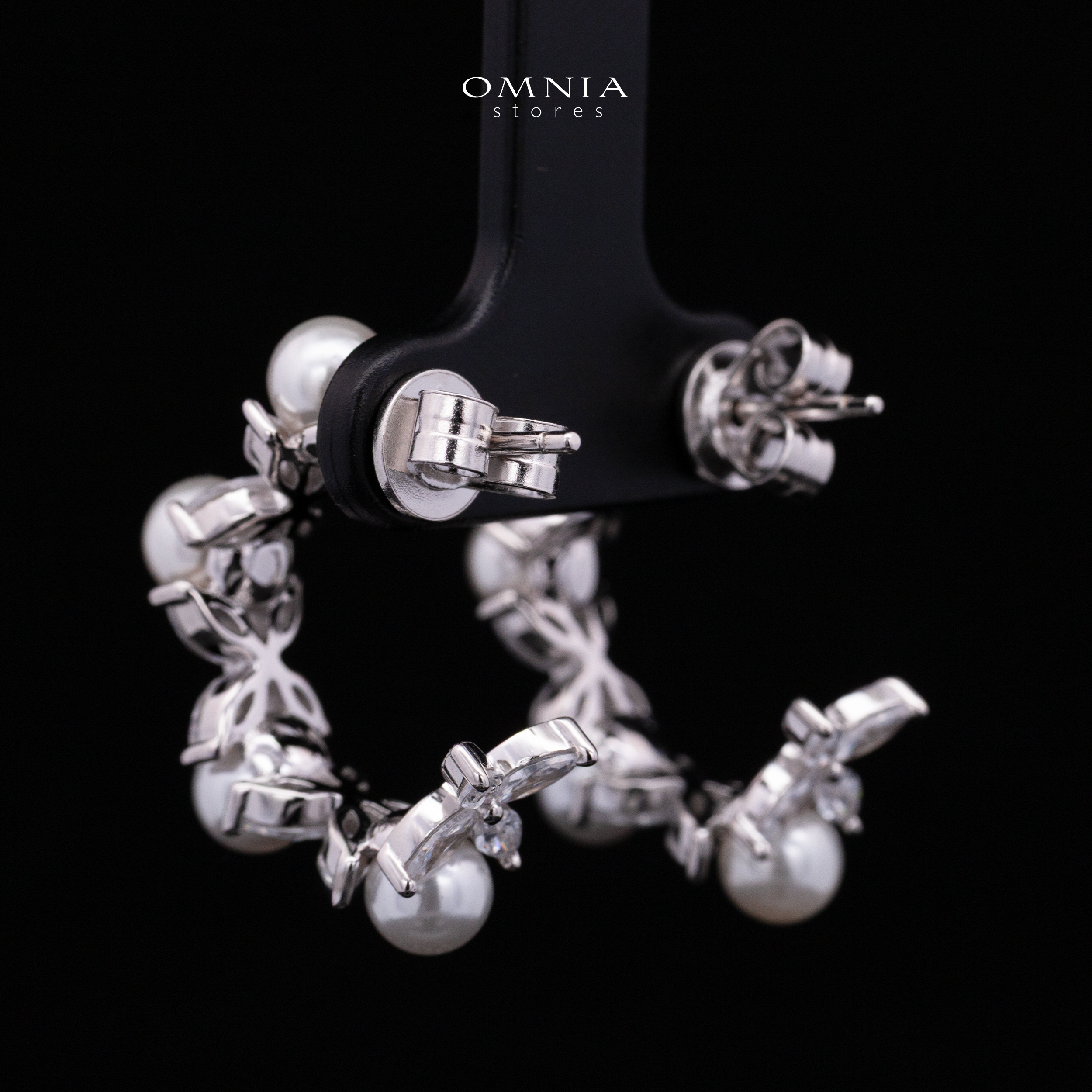 أقراط إيلي من اللؤلؤ الأبيض مع ألماس صناعي عالي الجودة من الفضة عيار 925