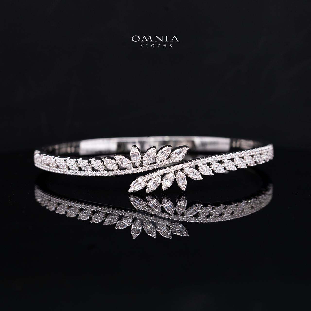 Amberly Luxury White Feather Leaf Design Bridal Full Set with High-Quality Premium Zircon Stones, Rhodium-Plated Finish - OMNIASTORES KSA