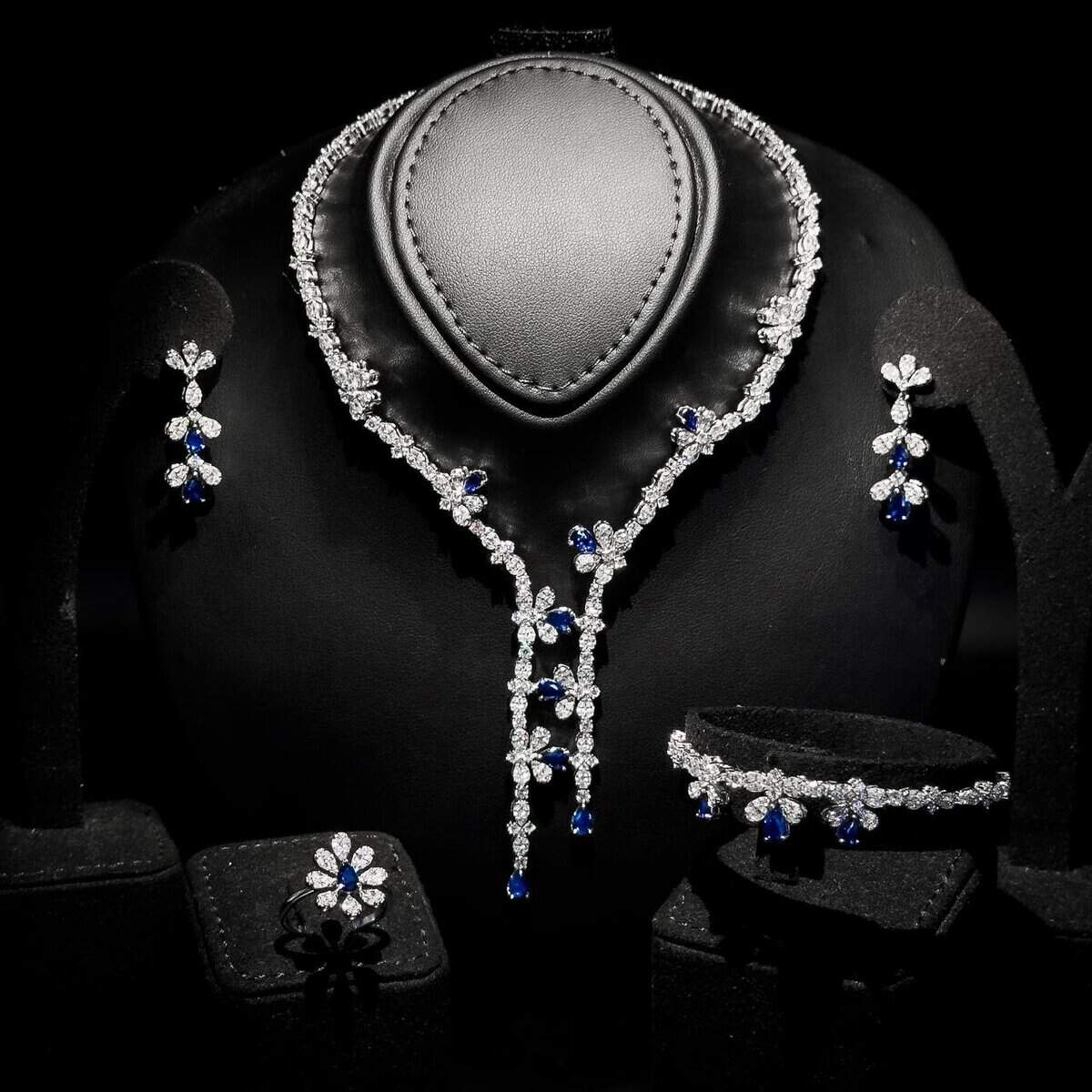 Omnia Lubna Blue Bridal Full Set in 925 Silver with High-Quality Simulated Diamonds and Teardrop Design - OMNIASTORES KSA