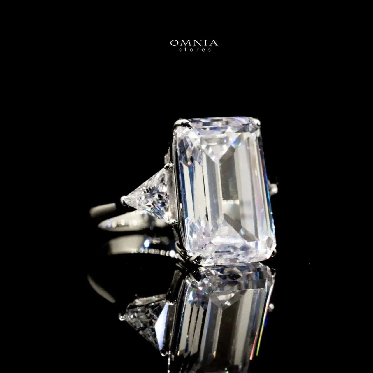 Omnia Darine white Ring 92.5 Silver in High Quality Simulated Diamonds - OMNIASTORES UAE