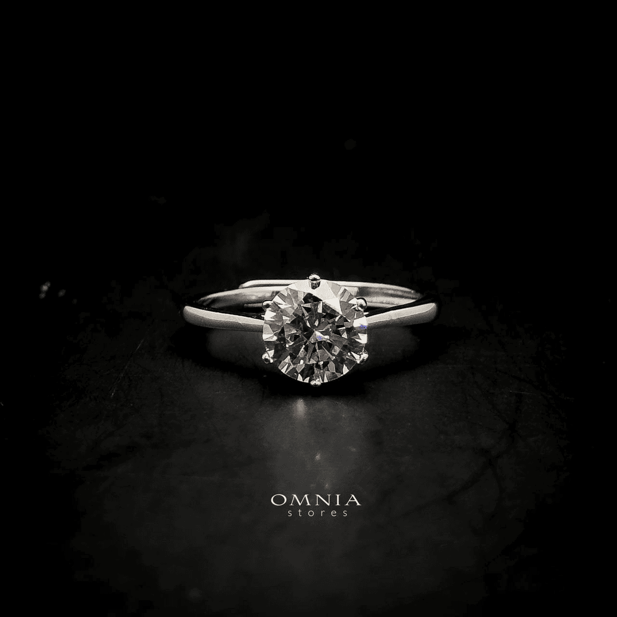 Omnia Omaira Classic Ring in 92.5 Silver with High Quality Iced Cut Stone - OMNIASTORES UAE