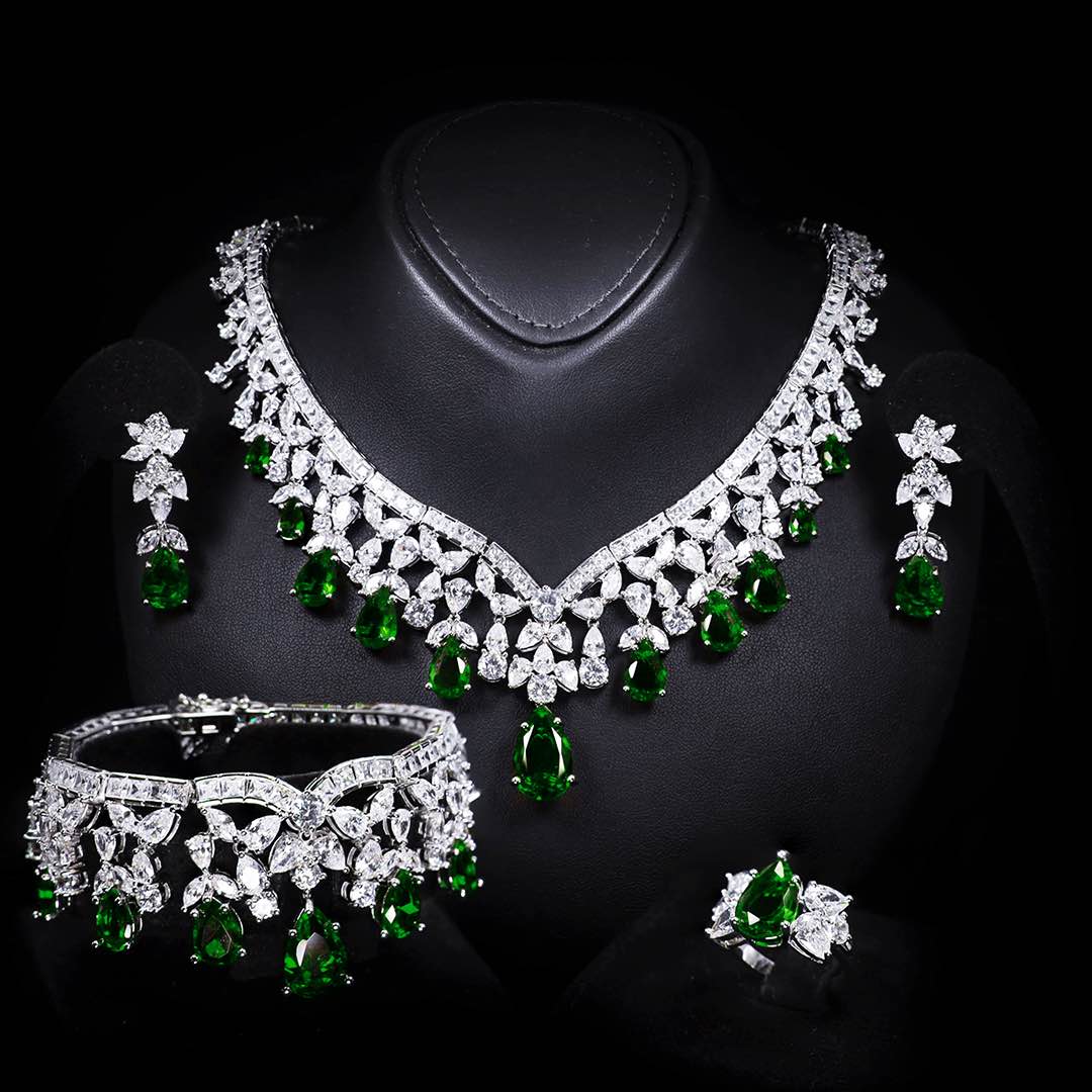 Omnia Princess Bridal Full Set with Pear-Cut White And Green High Quality Simulated Diamonds Premium Rhodium Plated