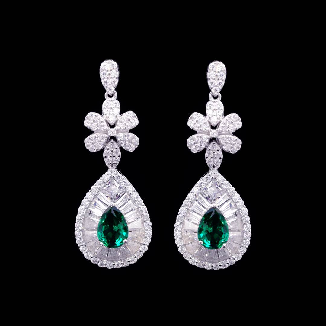 Omnia Sophia Green Teardrop Bridal Full Set in 925 Silver with High Quality Simulated Diamonds - OMNIASTORES KSA