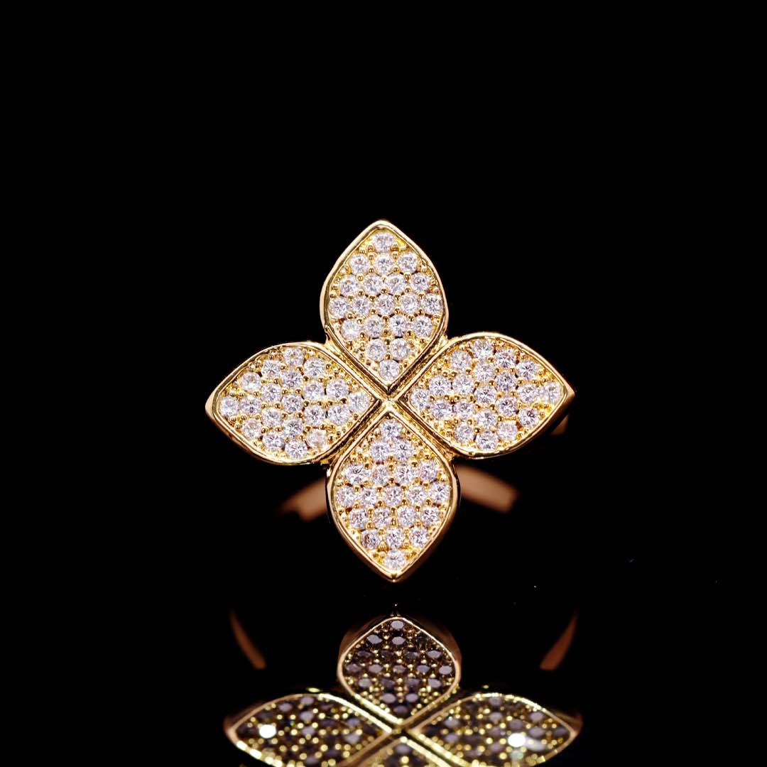 Omnia Golden Clove White Choker Full Set with High-Quality Simulated Diamonds Gold Plated 42cm - OMNIASTORES KSA