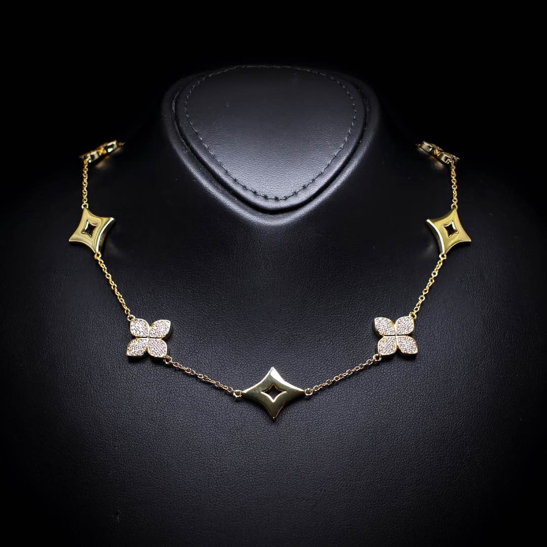 Omnia Golden Clove Choker Full Set with High-Quality Simulated Diamonds Gold Plated - OMNIASTORES KSA