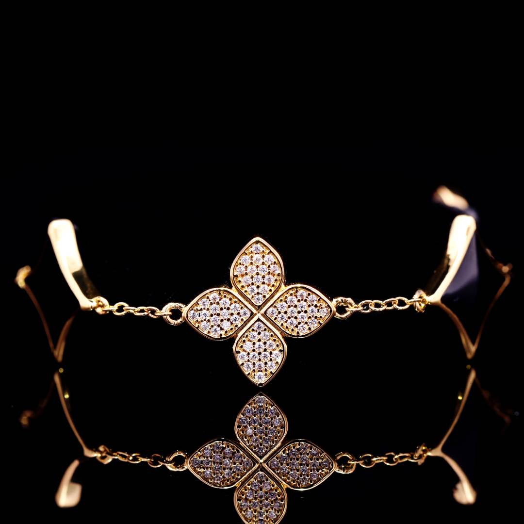 Omnia Golden Clove Black Choker Full Set with High-Quality Simulated Diamonds Gold Plated - OMNIASTORES KSA
