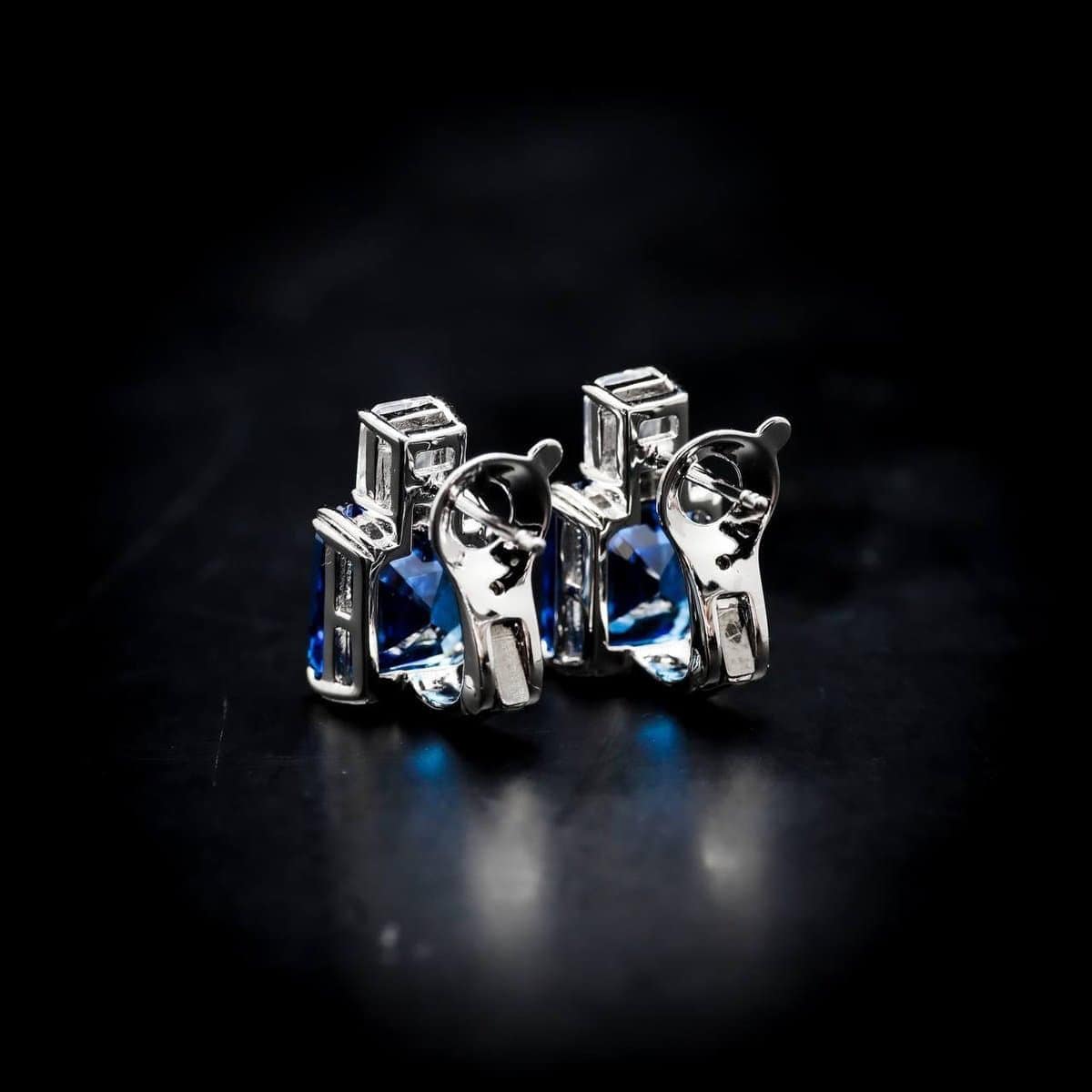 Omnia Candice Blue Emerald Cut Clip-On Earrings in 92.5 Silver with High Quality Simulated Diamonds - OMNIASTORES UAE