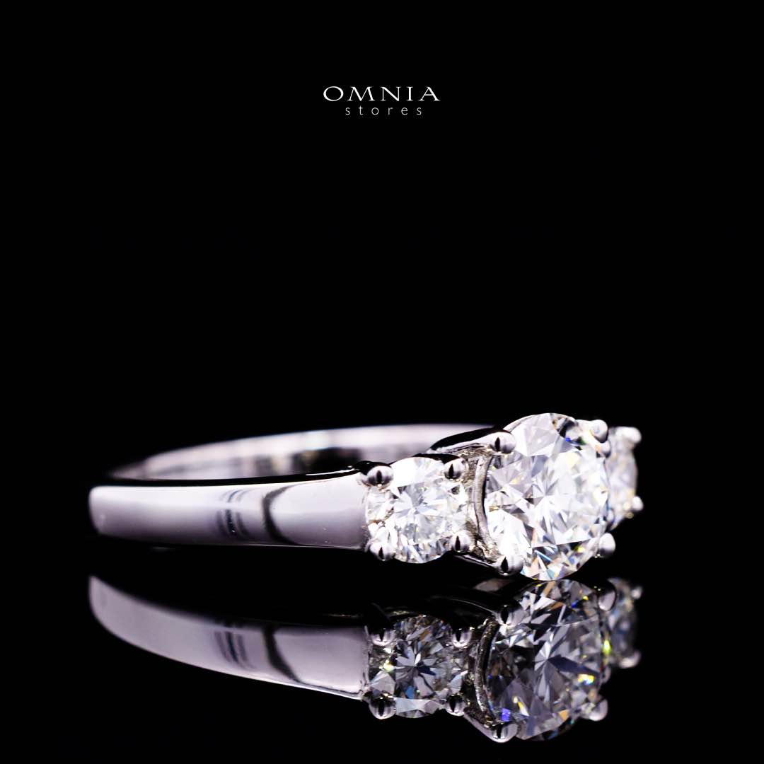 Halima Lab Grown With IGI Certified E VVS2 Oval Brilliant White Ring in 925 Silver 1.50ct - OMNIASTORES KSA
