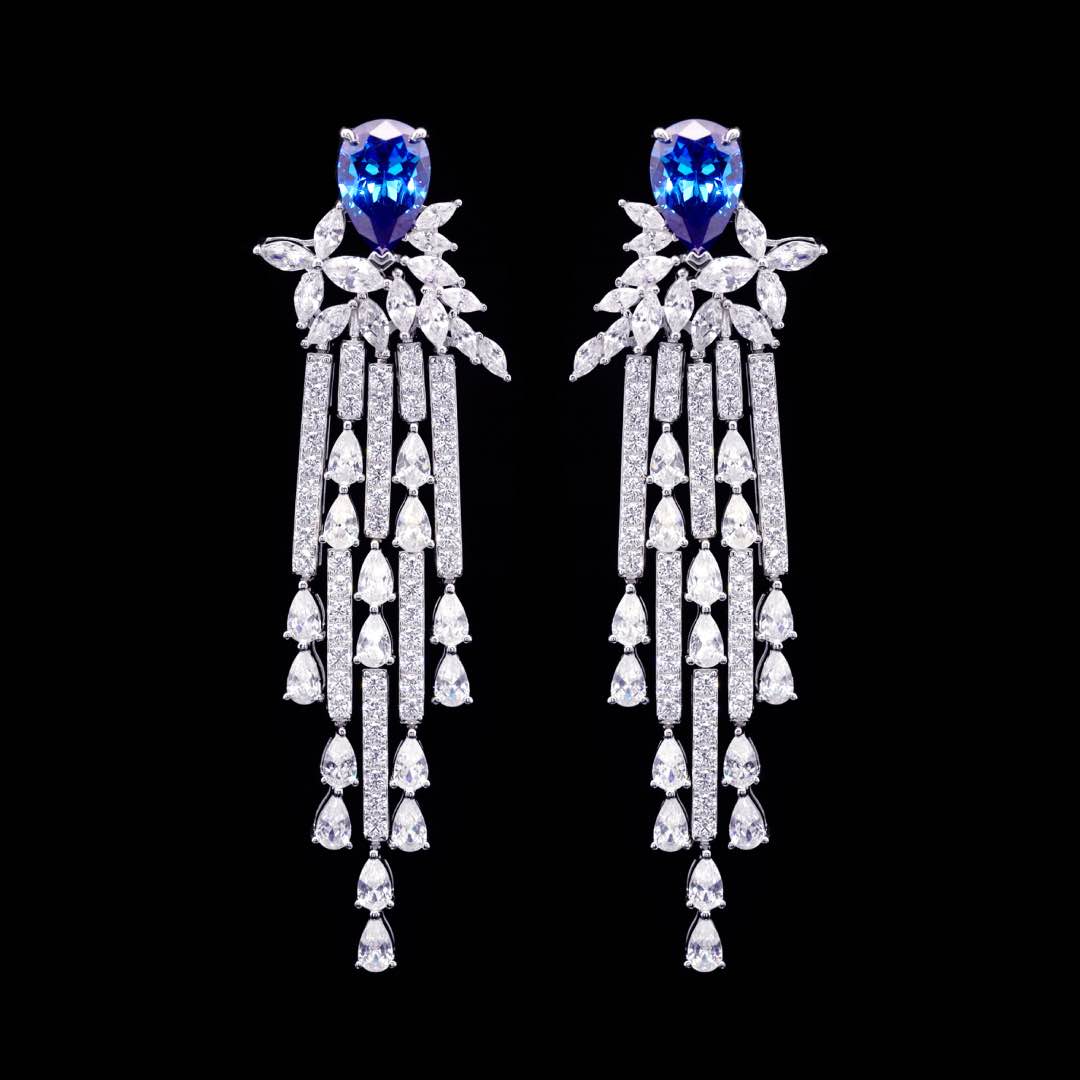 Omnia Vanya Blue Necklace & Earrings Set in 925 Silver with Pear-Cut High-Quality Simulated Diamonds - OMNIASTORES KSA
