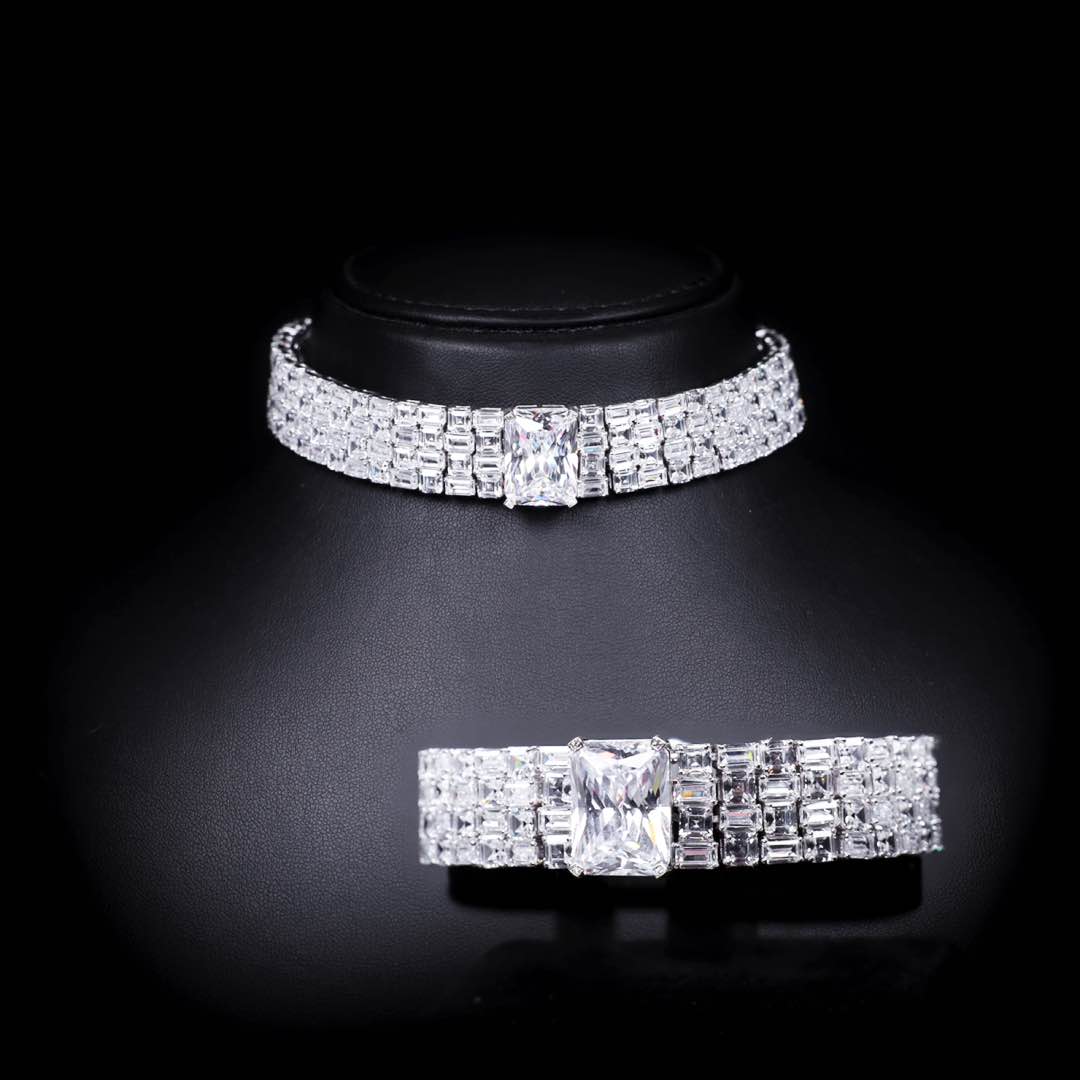 Omnia Zeina Silver Set in 925 Silver with High-Quality Simulated Diamonds - OMNIASTORES UAE