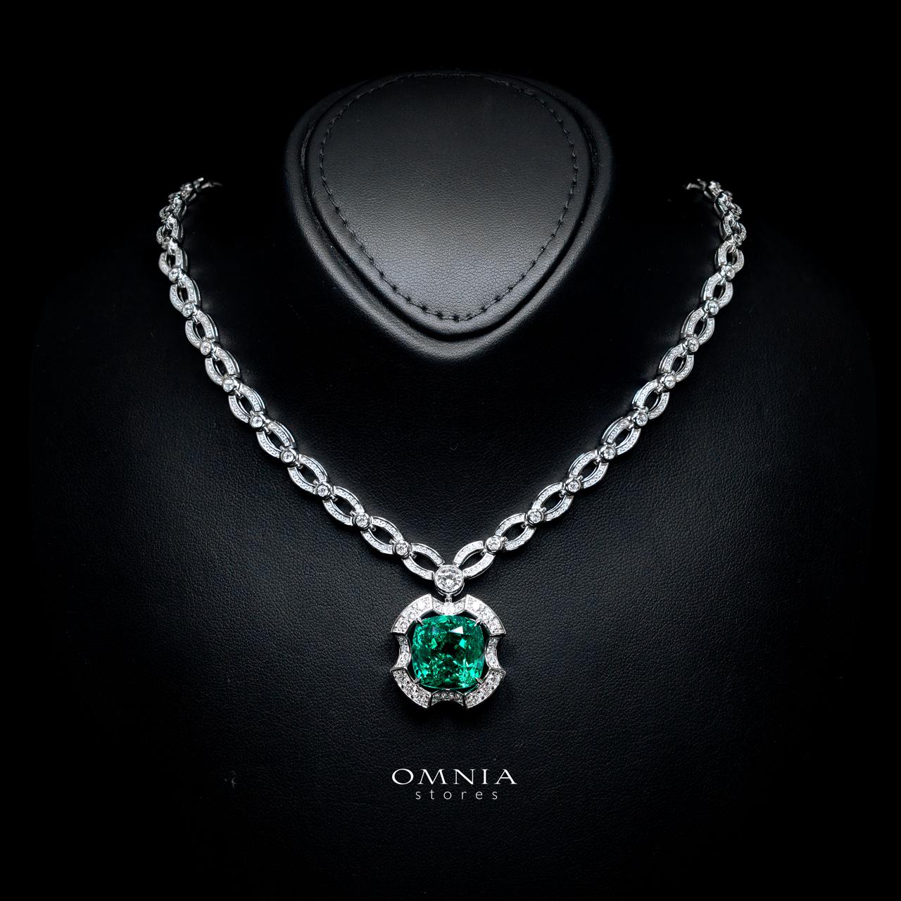 Rita Green Center Stone Necklace with Certified Premium Simulated Diamonds in 925 Sterling Silver - OMNIASTORES KSA