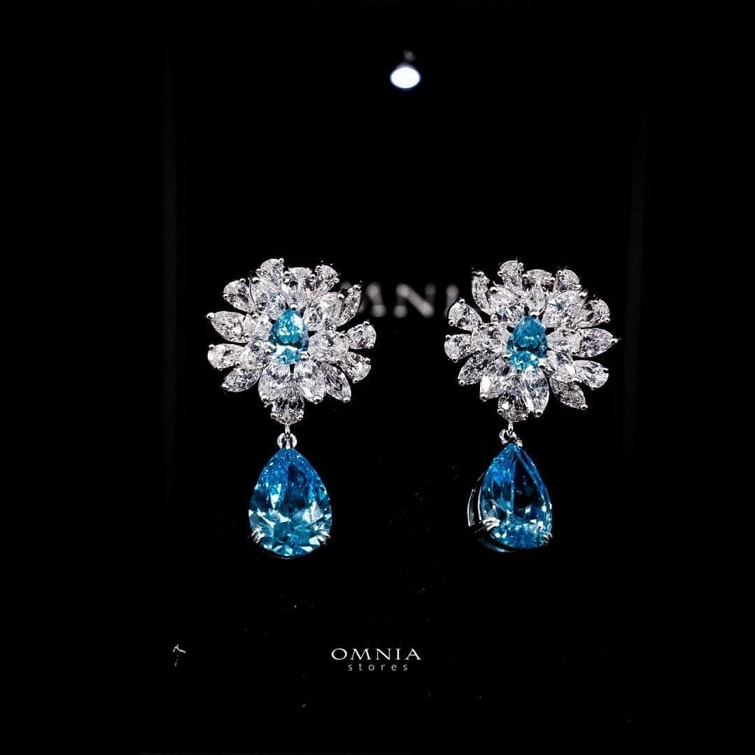 Omnia Nakaret Sky Blue Earring In 92.5 Silver High Quality Simulated Diamonds