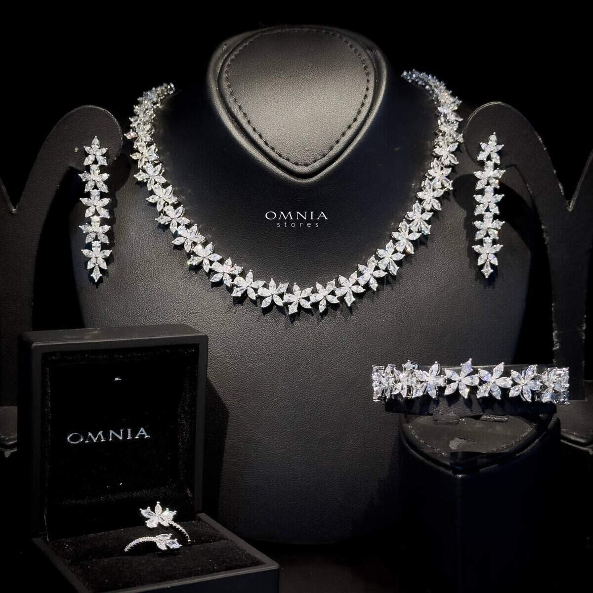 Omnia Zoey Luxury Bridal White Full Set in High Quality Zircon Stone Rhodium Plated - OMNIASTORES KSA