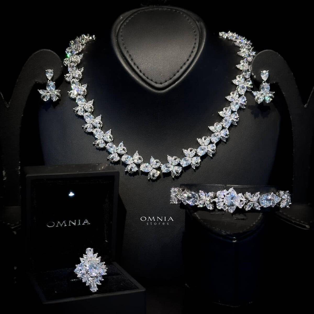 Omnia Muna White Bridal Full Set in High Quality Simulated Diamonds - OMNIASTORES UAE