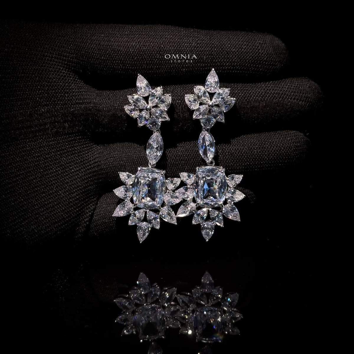 Omnia Medusa Earring In 92.5 Silver High Quality White Zircon Stone in Rhodium Plated - OMNIASTORES UAE