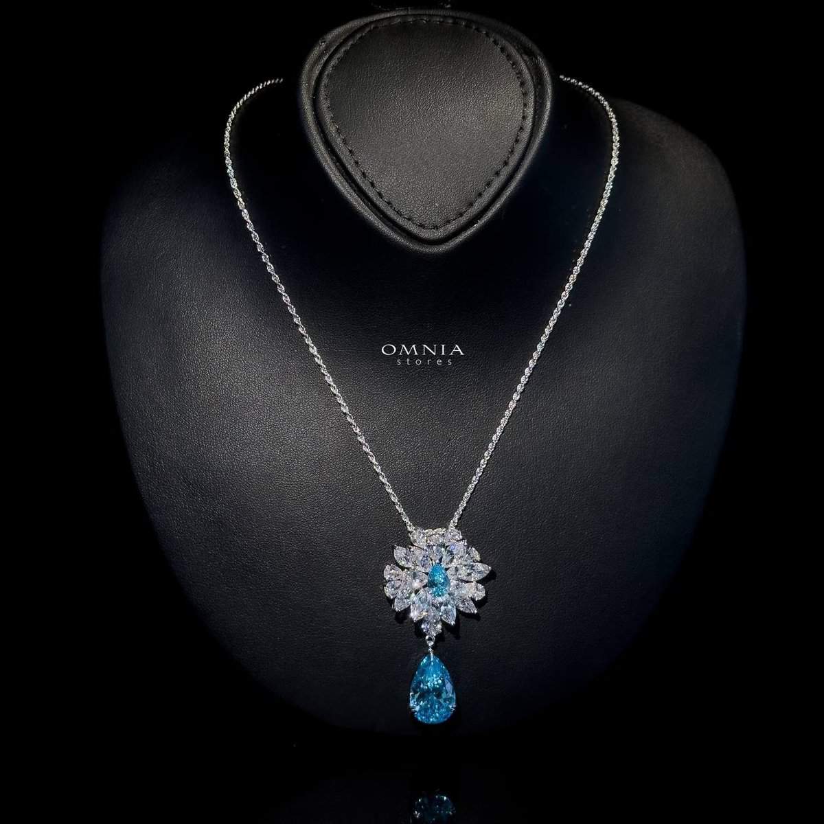 Omnia Nakaret Sky Blue Necklace 92.5 Silver High Quality Simulated diamonds