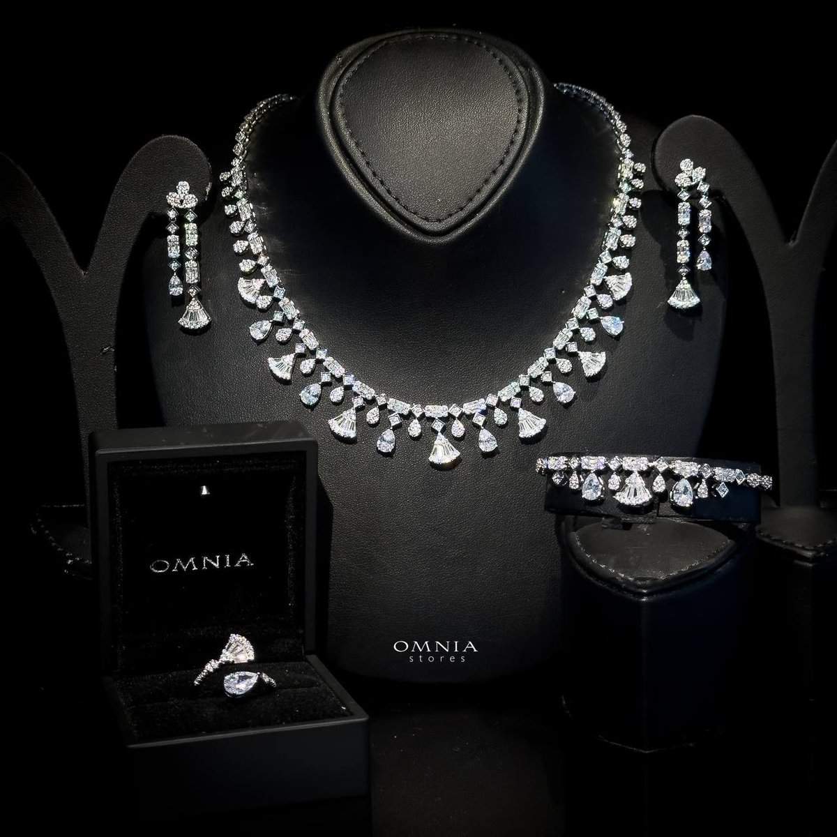 Omnia Marwa White Bridal Full Set in High Quality Zircon Stone Rhodium Plated - OMNIASTORES UAE