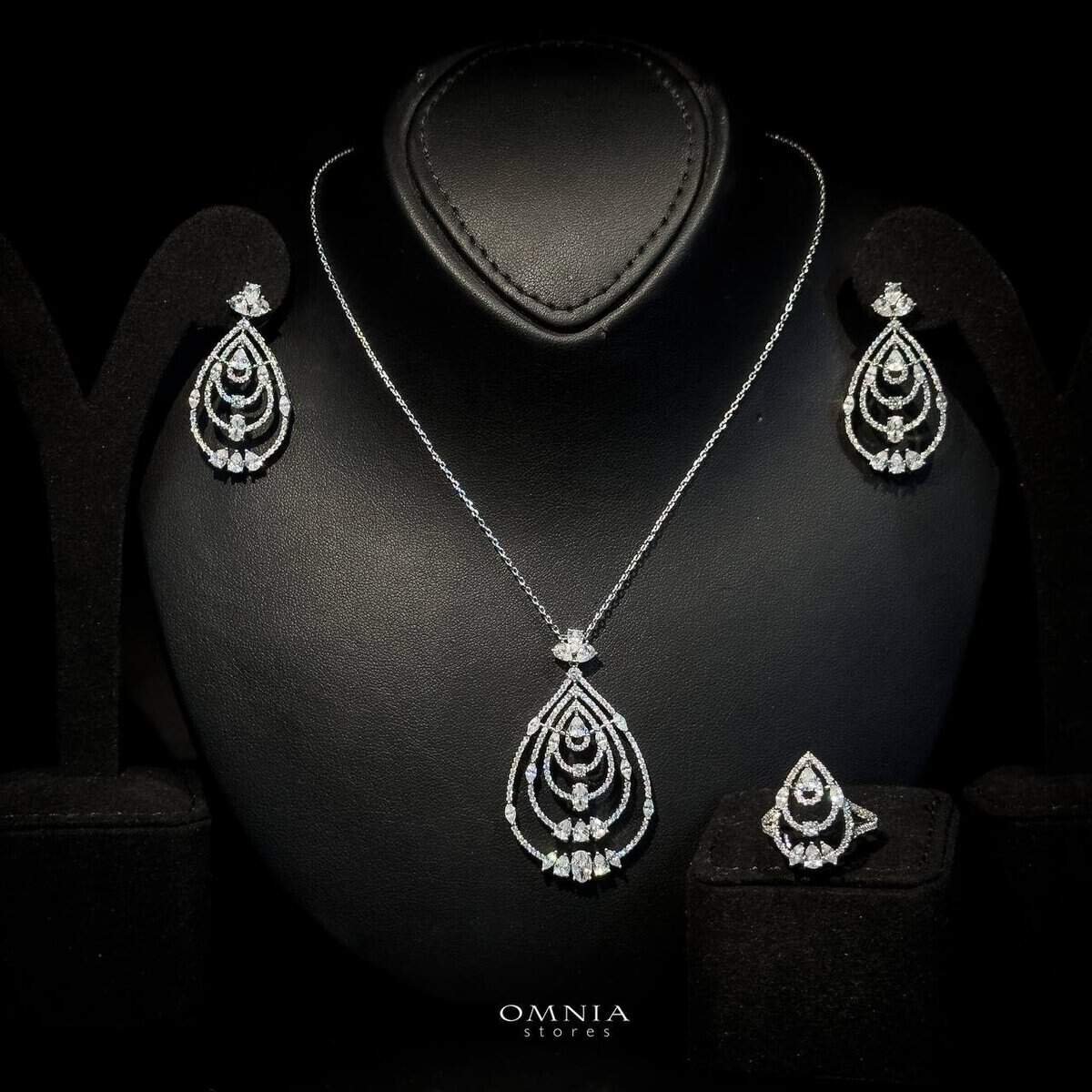 Omnia Mira White Set Accessories in High Quality Zircon Stone - OMNIASTORES UAE