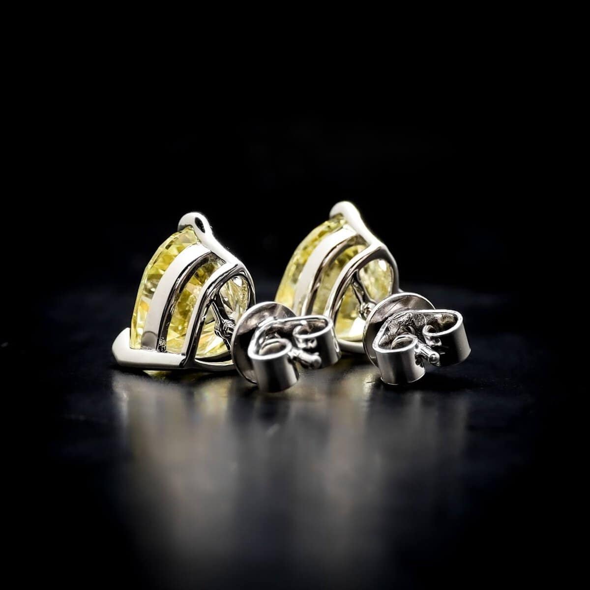 Omnia Yellow Heart Stud Earrings in 92.5 Silver with High Quality Simulated Diamonds - OMNIASTORES UAE