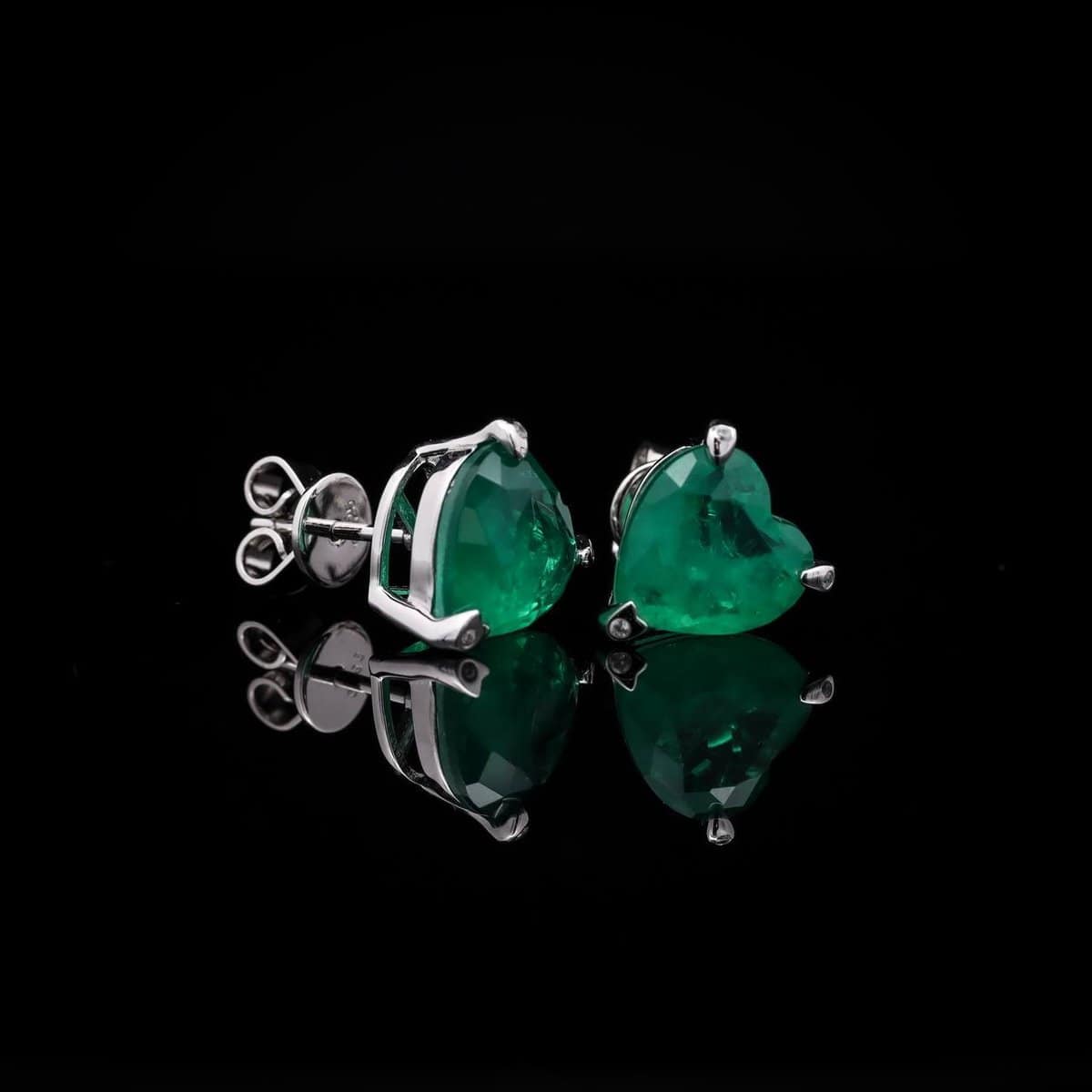 Omnia Shaden Emerald Heart Stud Earrings in 92.5 Silver with High-Quality Simulated Diamonds - OMNIASTORES UAE