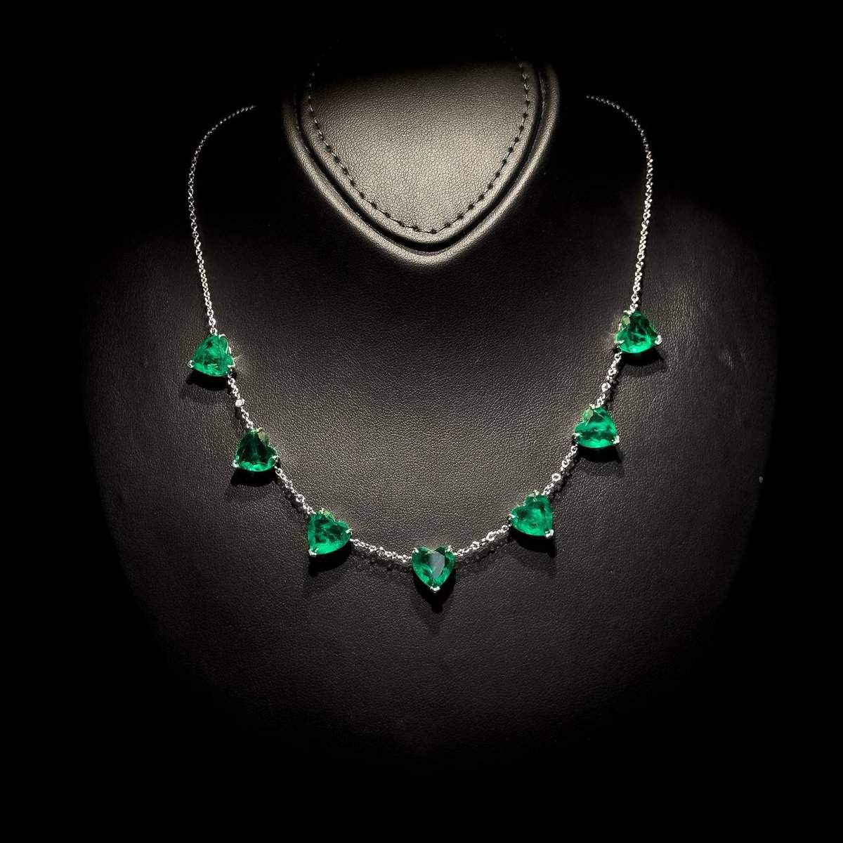 Omnia Emerald Green Heart Charm Necklace in 92.5 Silver with High-Quality Simulated Diamonds - OMNIASTORES UAE