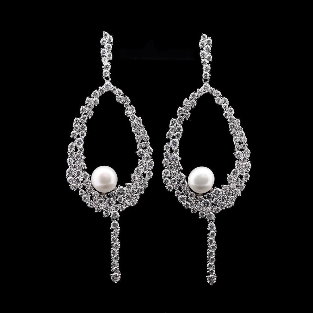 Omnia Samar Teardrop Pearl Earrings with Intricate Design in 92.5 Silver and High-Quality Simulated Diamonds - OMNIASTORES UAE