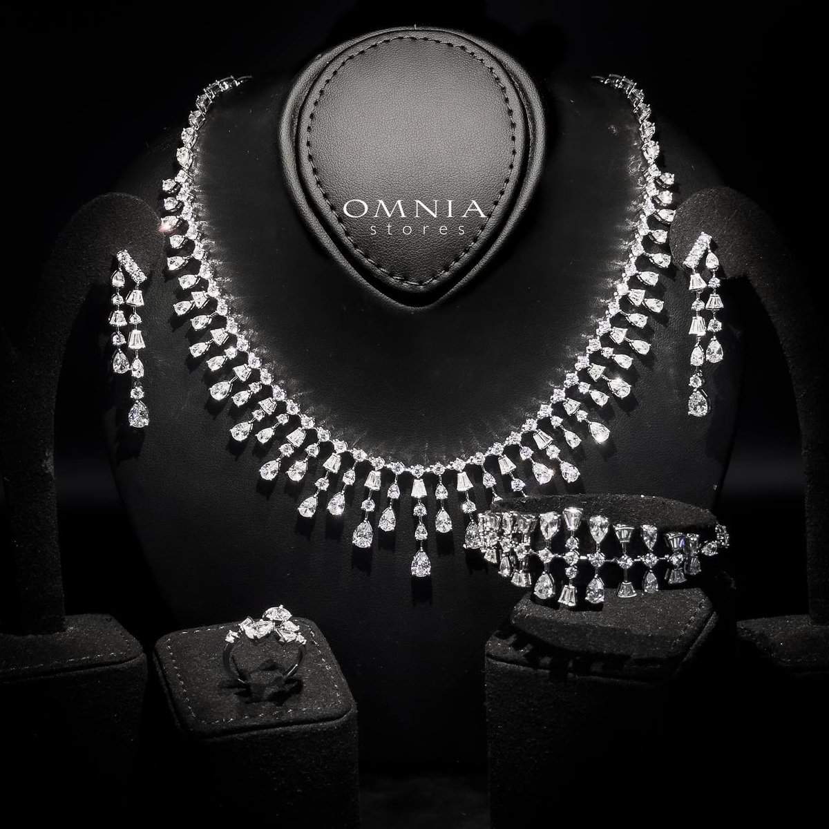 Omnia Xena Pure White Zircon Wedding Jewellery Set - OMNIASTORES UAE