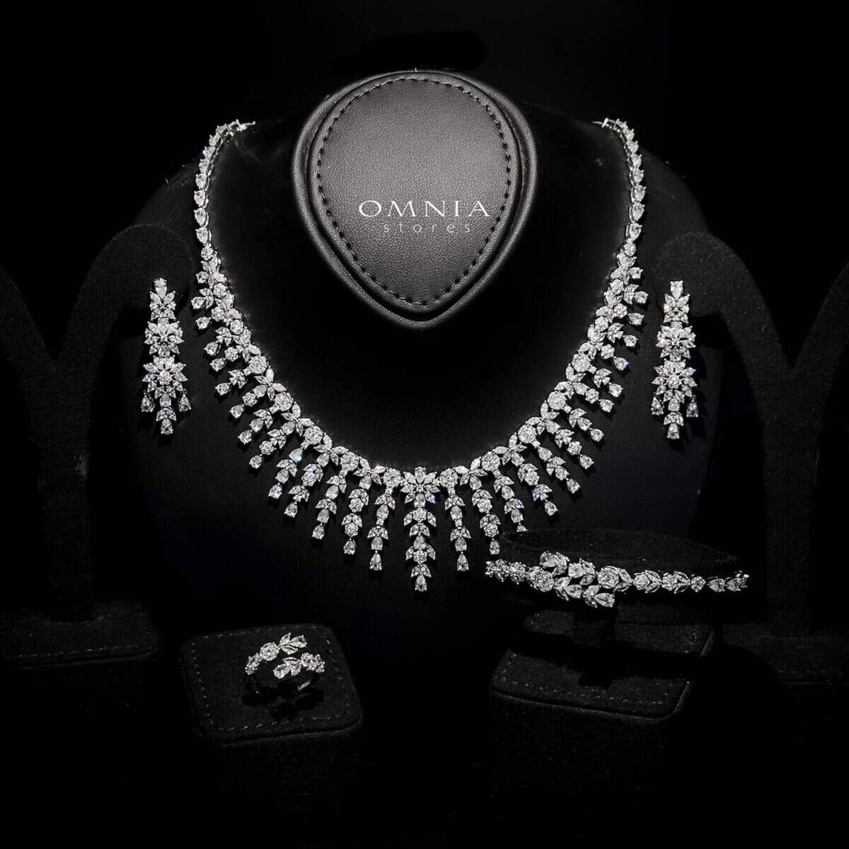 Omnia Farida White - OMNIASTORES UAE