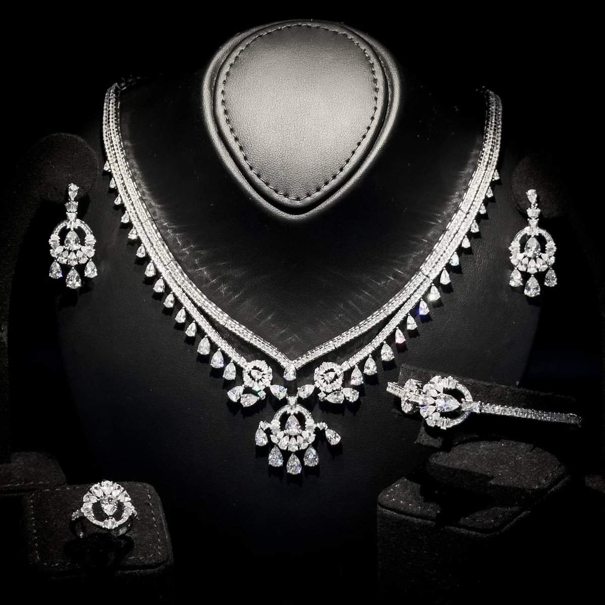Omnia Maram White Bridal Full Set with High-Quality Simulated Diamonds and Teardrop Design in Rhodium Plated - OMNIASTORES UAE