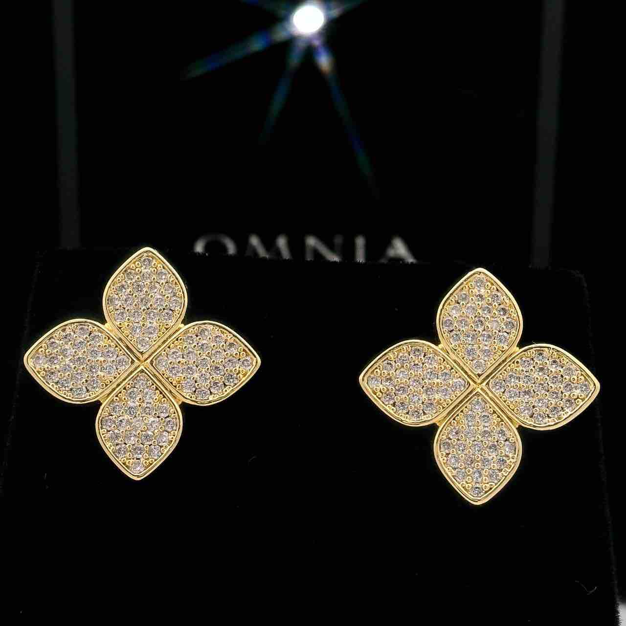 Omnia Golden Clove Choker Full Set with High-Quality Simulated Diamonds Gold Plated - OMNIASTORES UAE