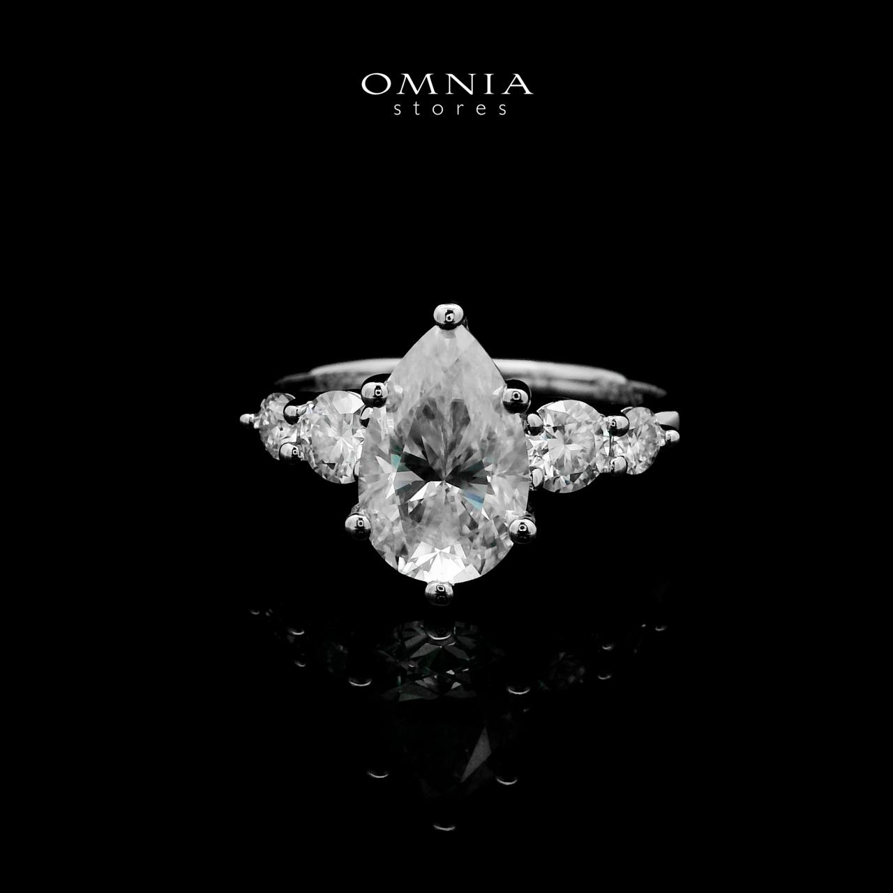Omnia Hakima White Ring 92.5 Silver Certified in High Quality Moissanite Stone