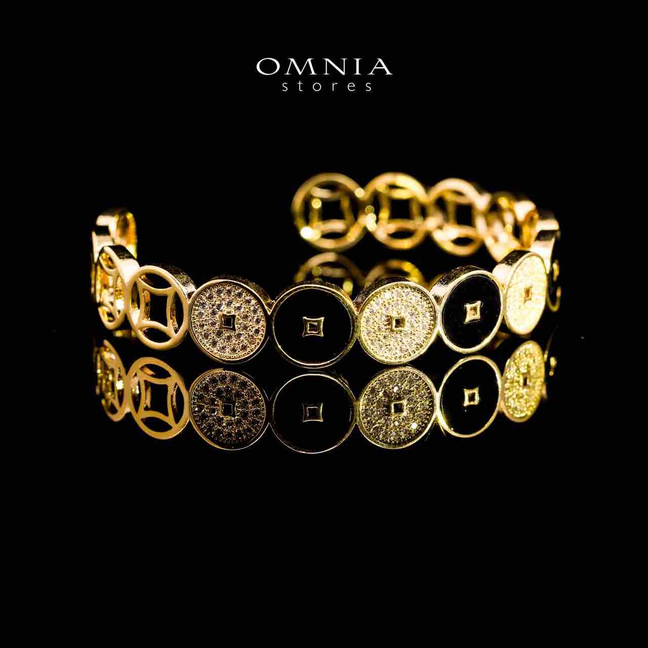 Omnia Golden Cuff With Bracelet and Ring with Black Oval Design In Rhodium Plated - OMNIASTORES UAE