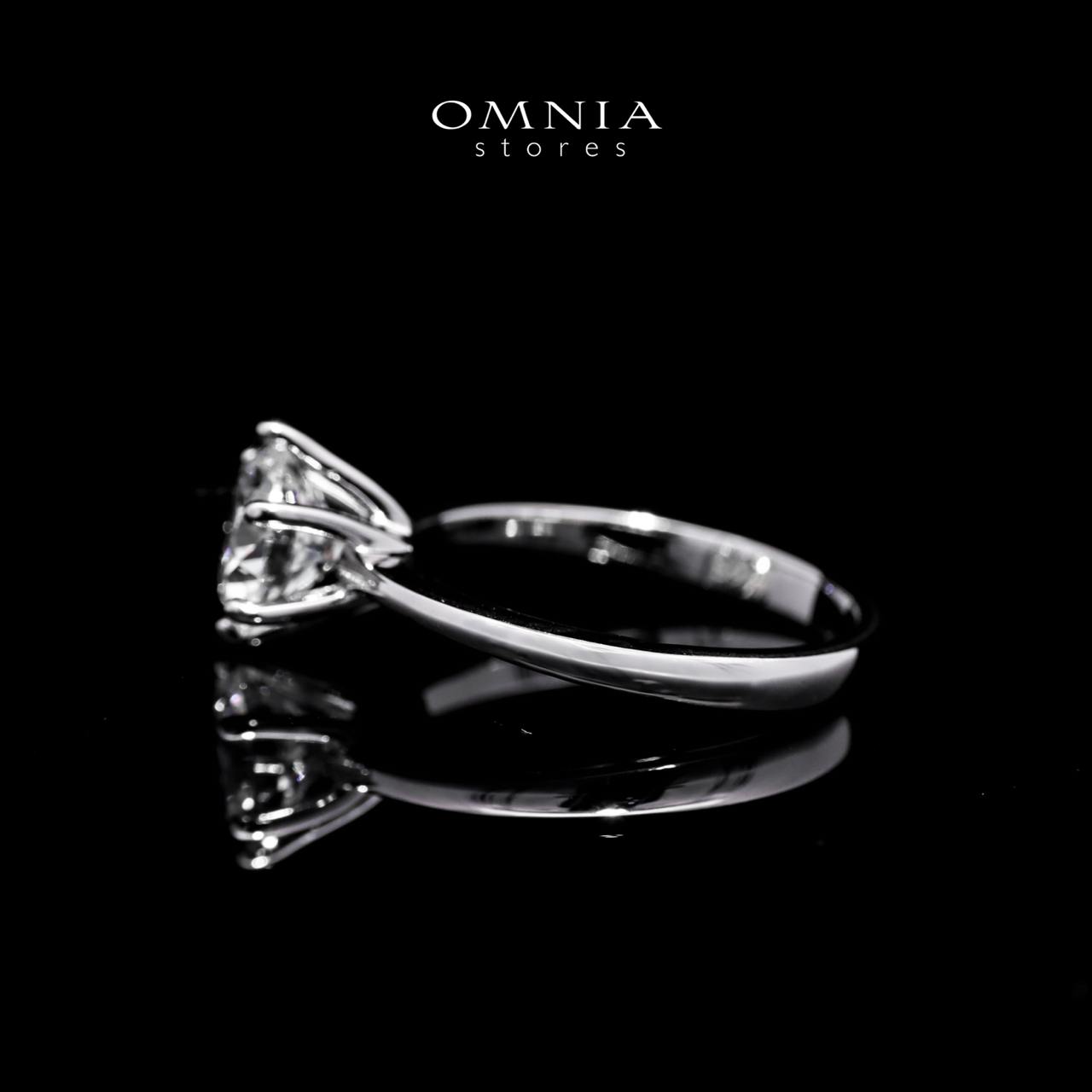 Omnia Hend White Ring in 925 Silver with High-Quality Simulated Diamonds