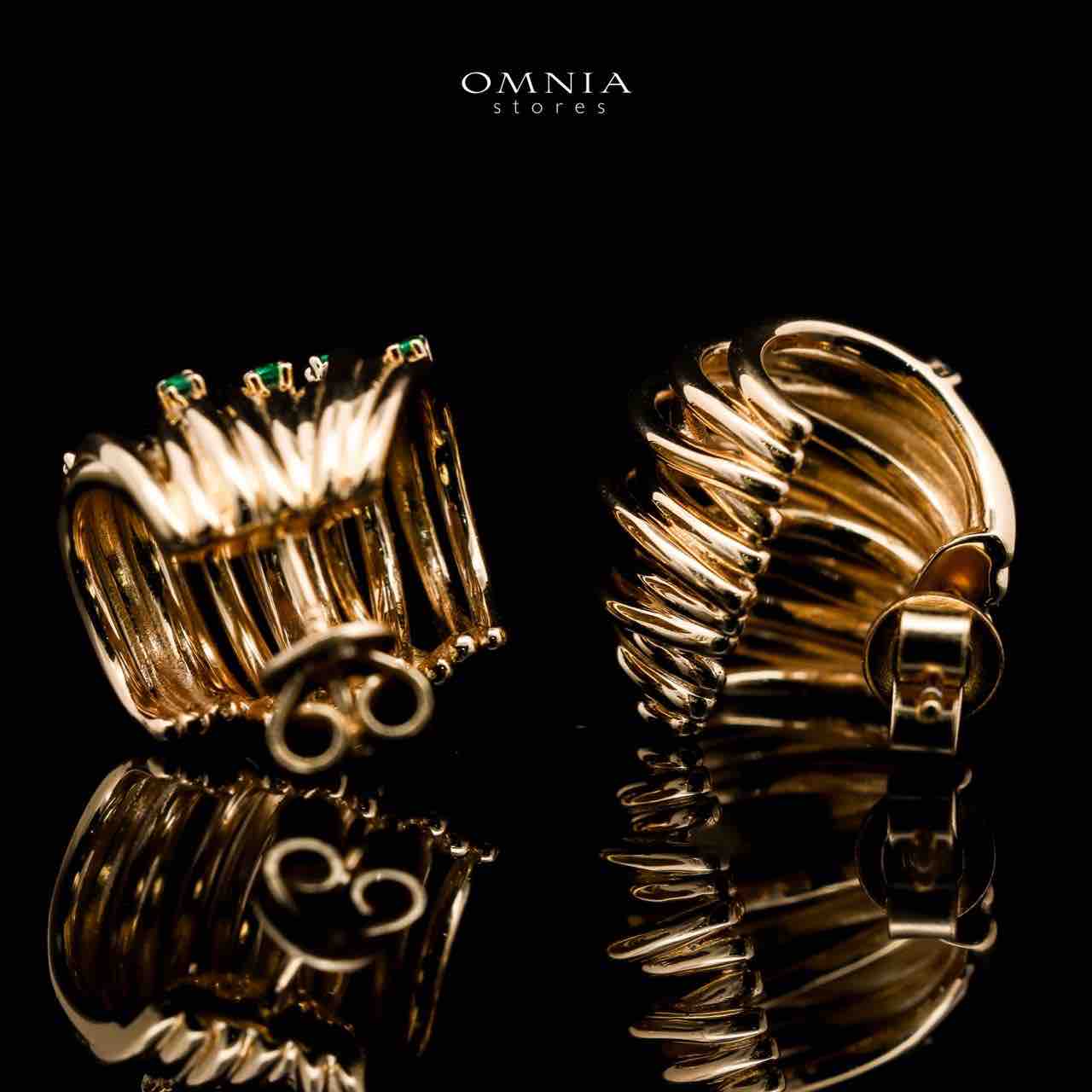 Omnia Dhuriyyah Golden Spiral Stud Earrings in 925 Silver with High-Quality Green Simulated Diamonds - OMNIASTORES KSA
