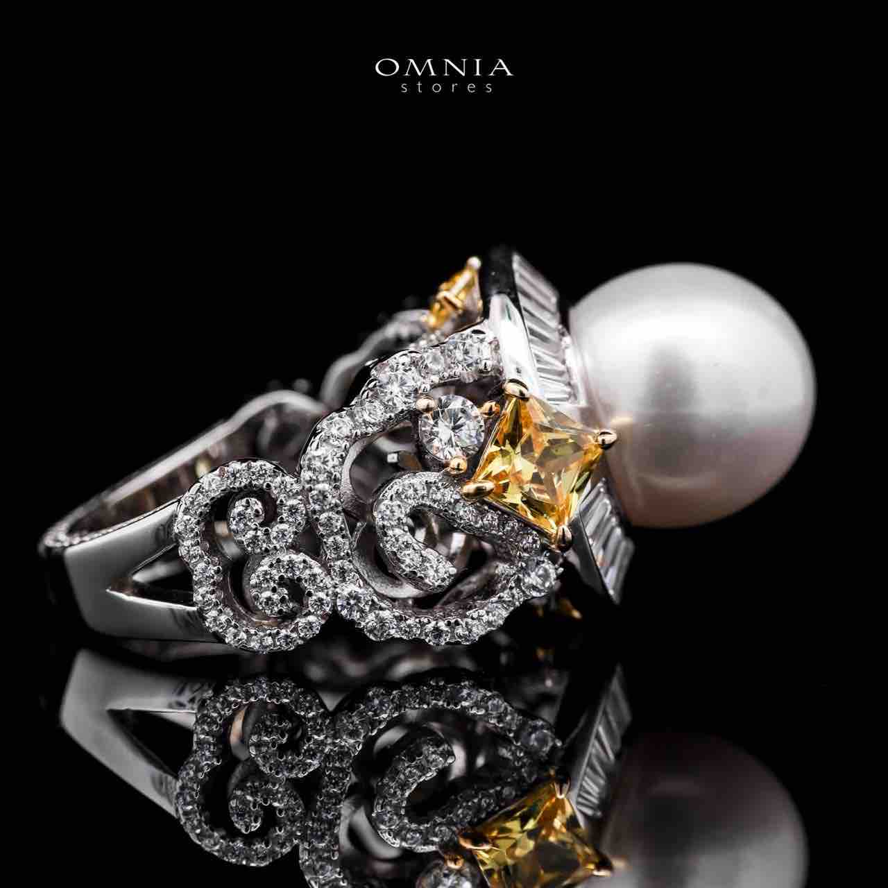 Omnia Roya Ring 925 Silver in High Quality Simulated Diamonds - OMNIASTORES UAE
