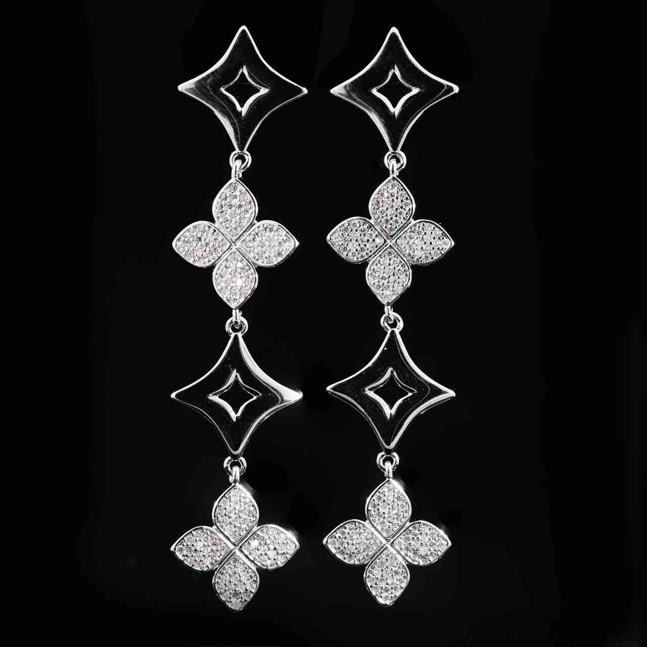 Omnia White Clove Choker Full Set with High-Quality Simulated Diamonds Gold Plated - OMNIASTORES UAE