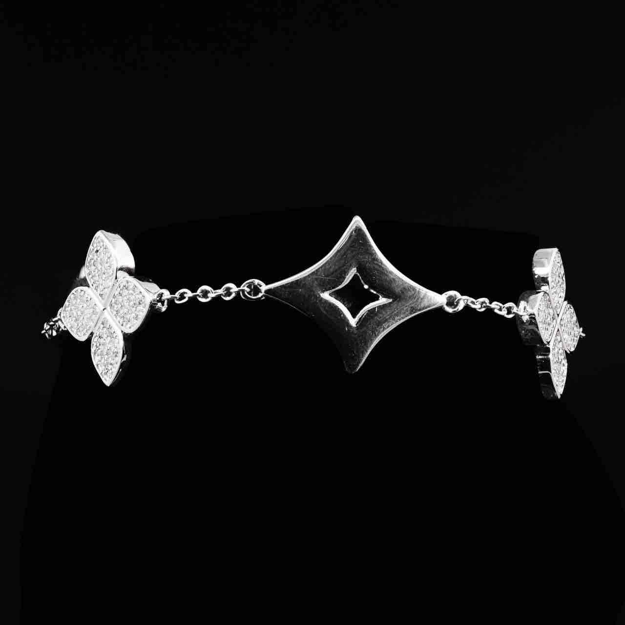 Omnia White Clove Choker Full Set with High-Quality Simulated Diamonds Gold Plated - OMNIASTORES UAE